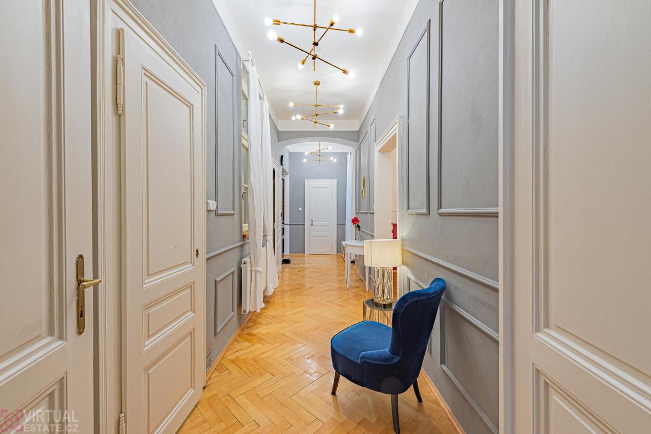 Colorful Wenceslas Square Apartment Prag Exteriör bild
