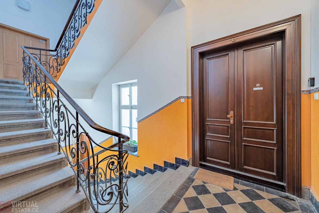 Colorful Wenceslas Square Apartment Prag Exteriör bild