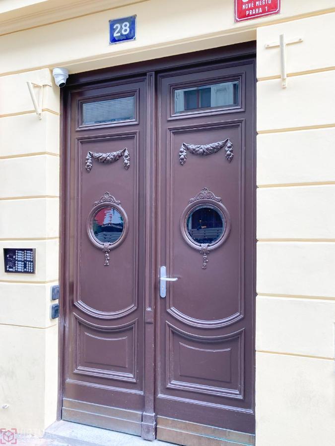 Colorful Wenceslas Square Apartment Prag Exteriör bild