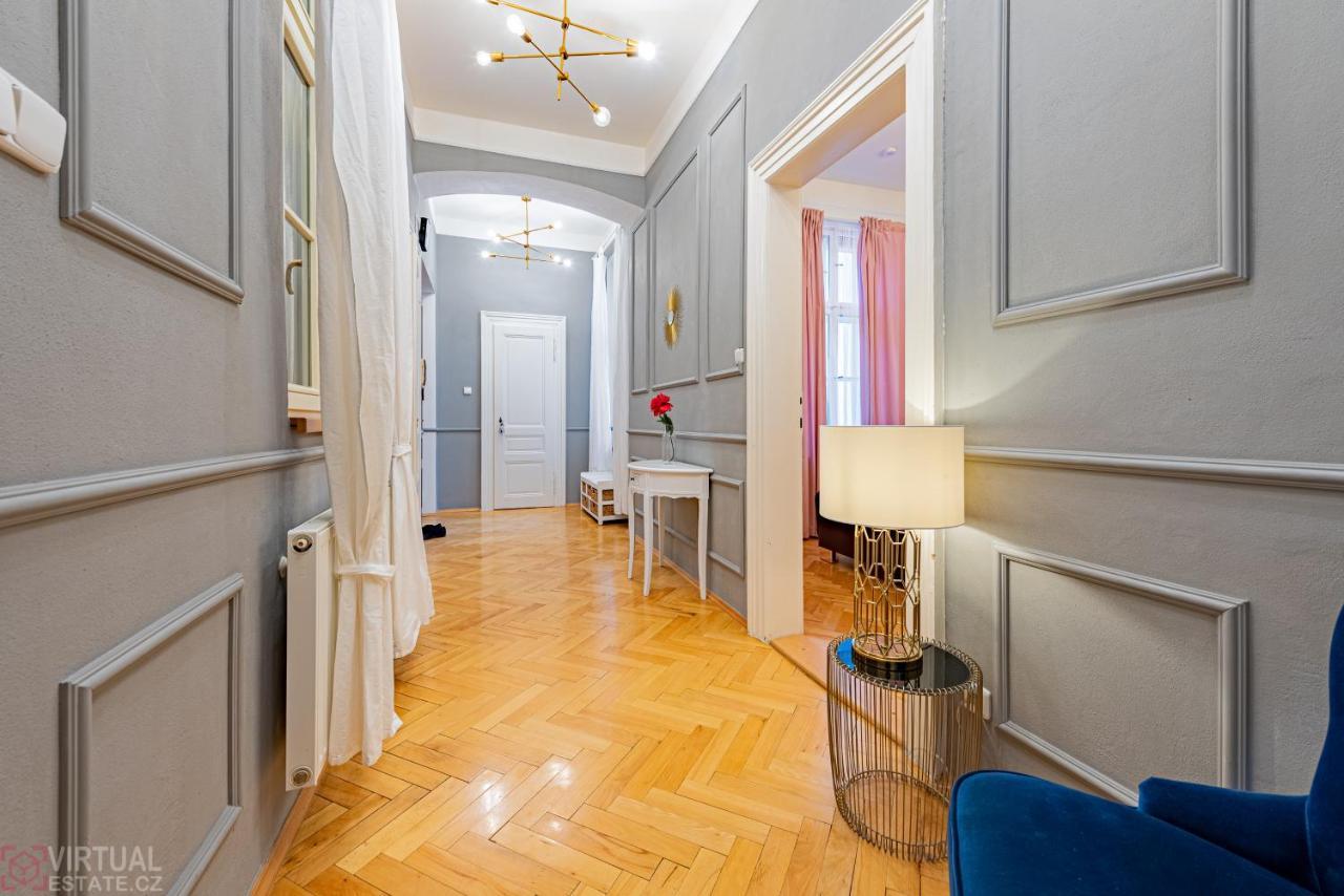 Colorful Wenceslas Square Apartment Prag Exteriör bild